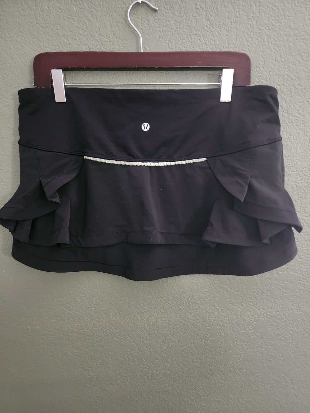 lululemon athletica Black Ruffle Tennis Skirt with Contrast Trim